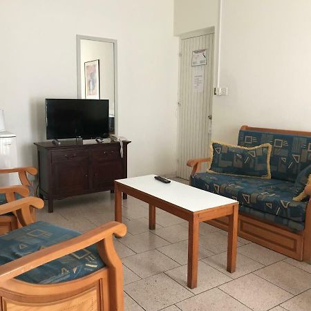 达芙妮酒店式公寓 Paphos 外观 照片