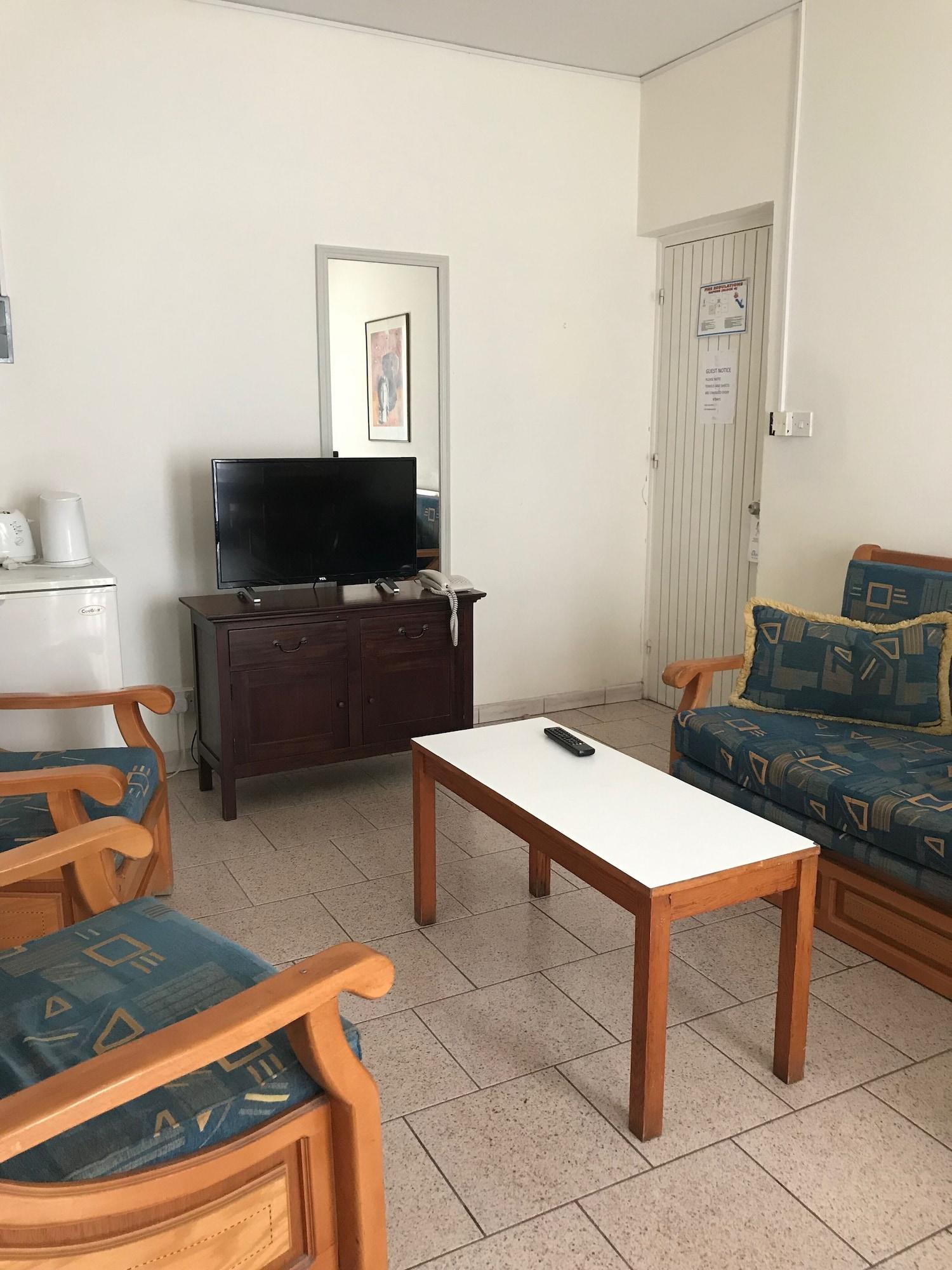 达芙妮酒店式公寓 Paphos 外观 照片