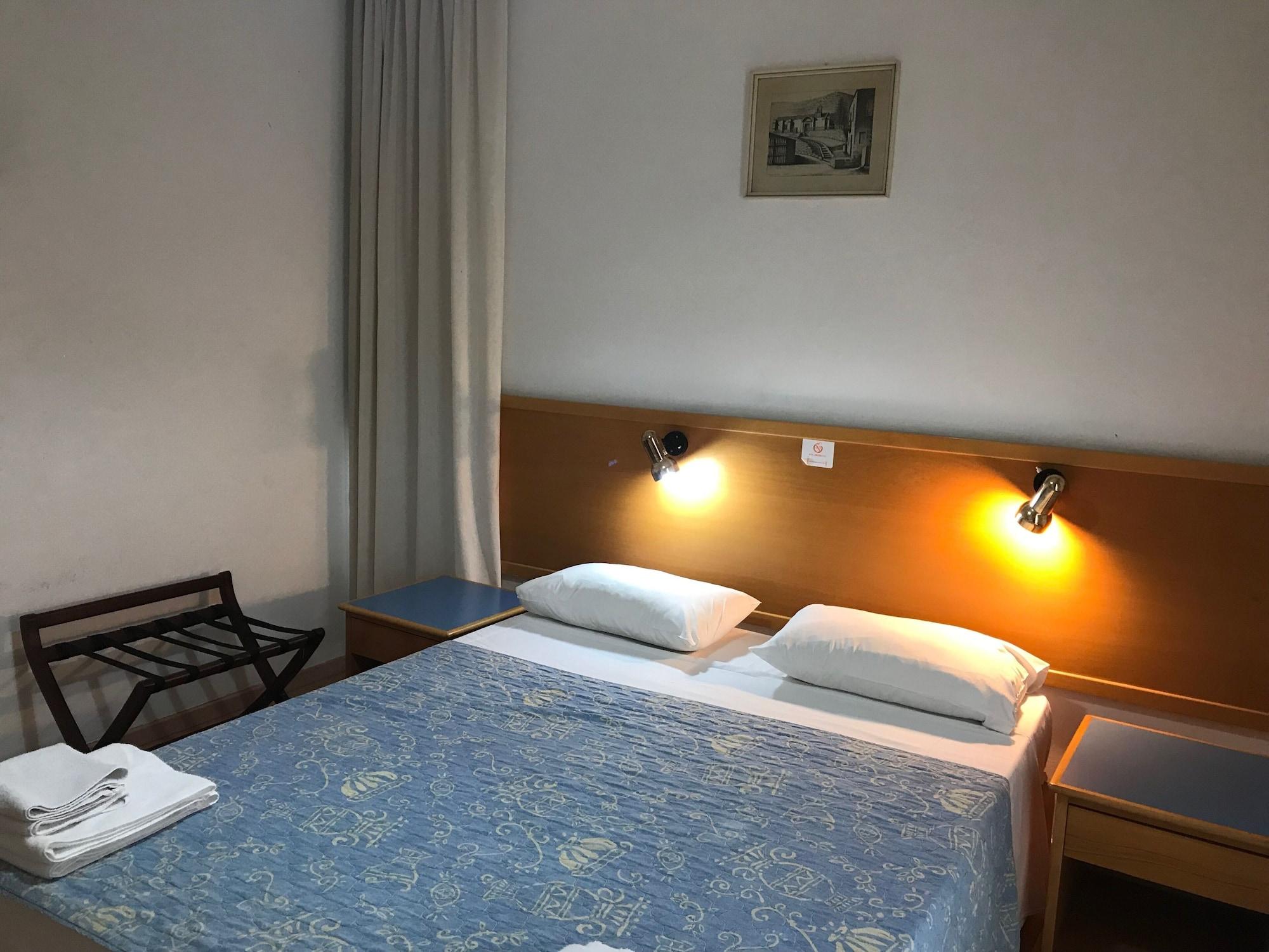 达芙妮酒店式公寓 Paphos 外观 照片
