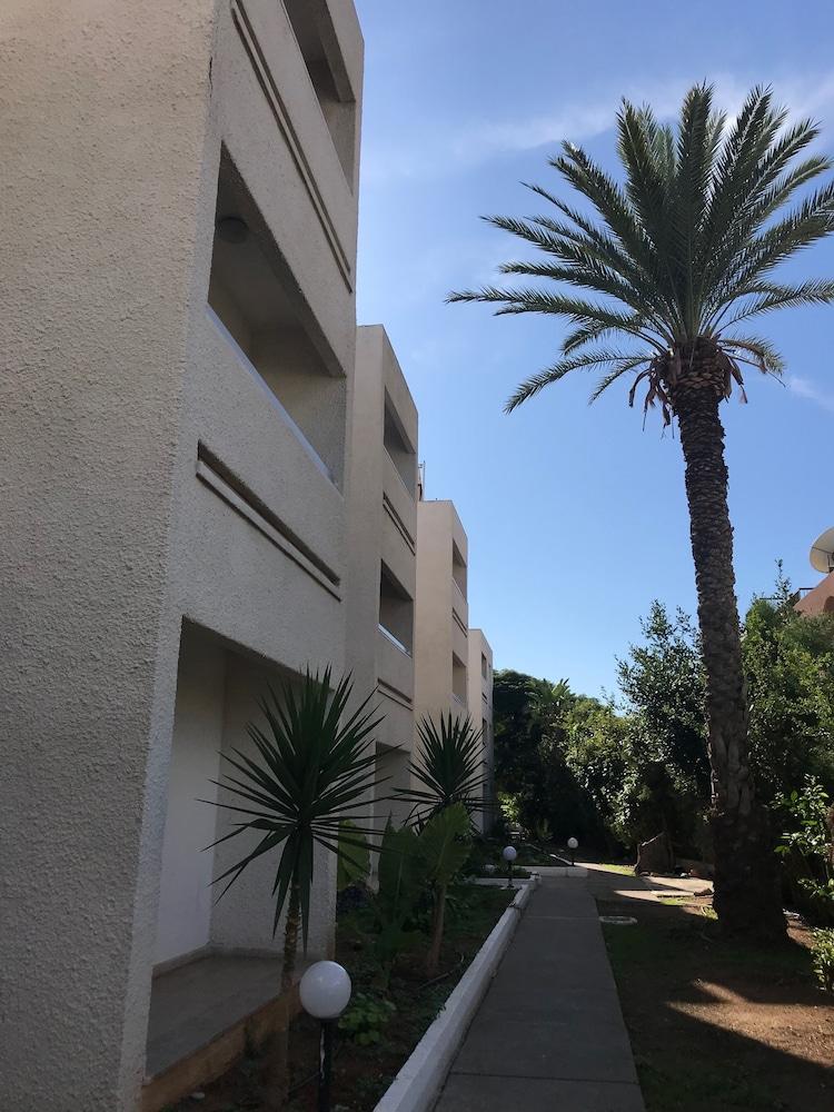 达芙妮酒店式公寓 Paphos 外观 照片