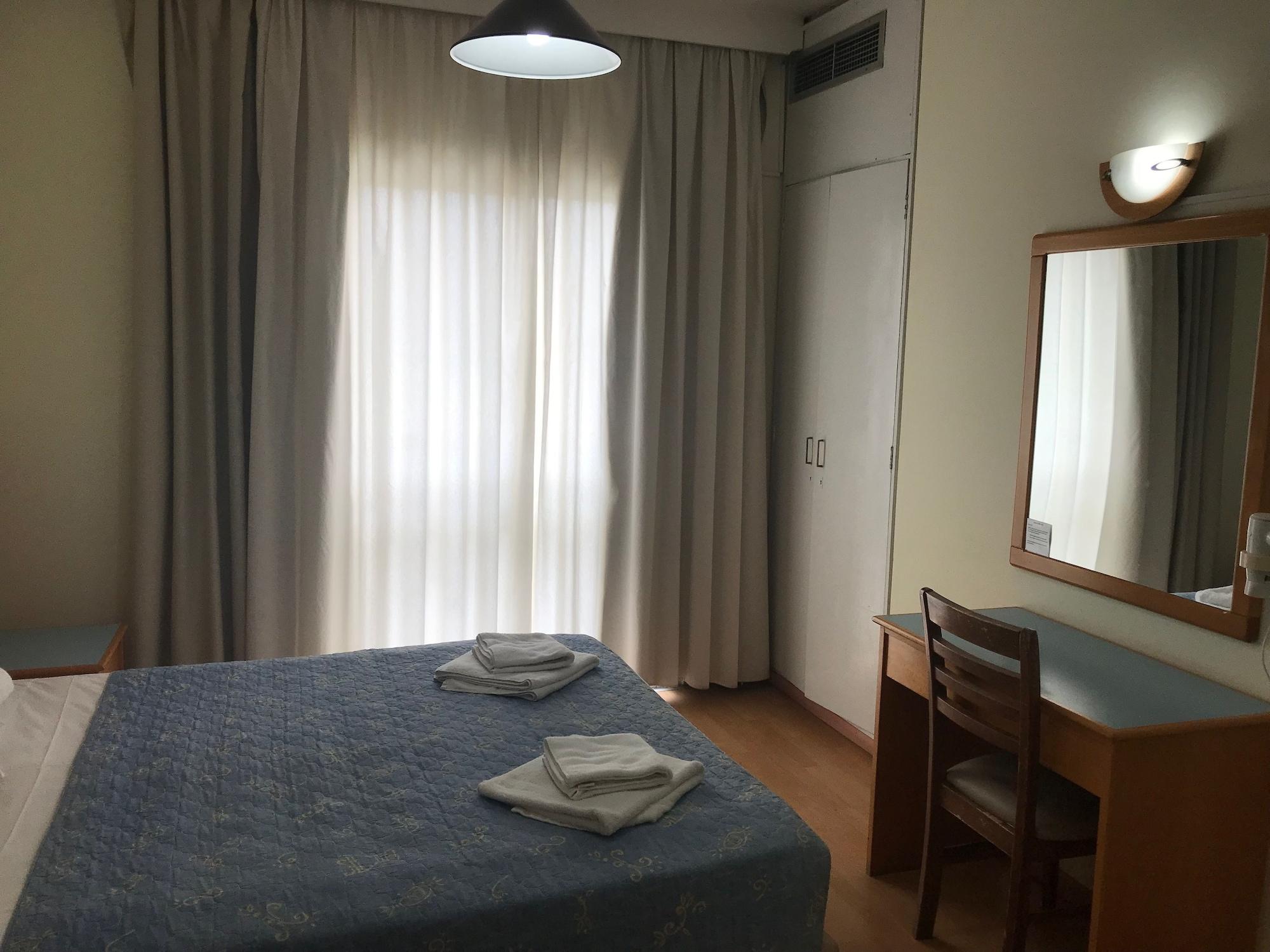 达芙妮酒店式公寓 Paphos 外观 照片