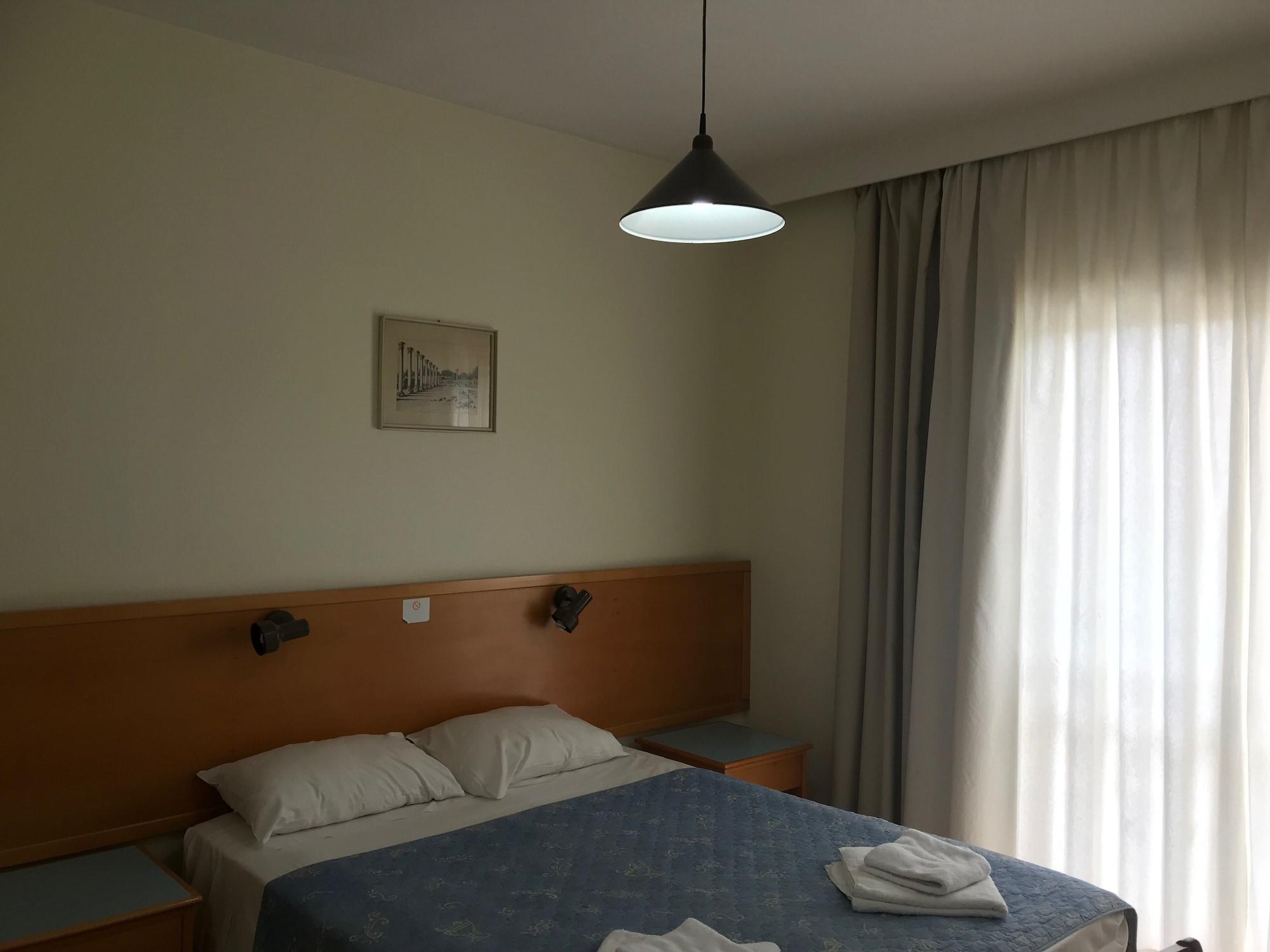 达芙妮酒店式公寓 Paphos 外观 照片