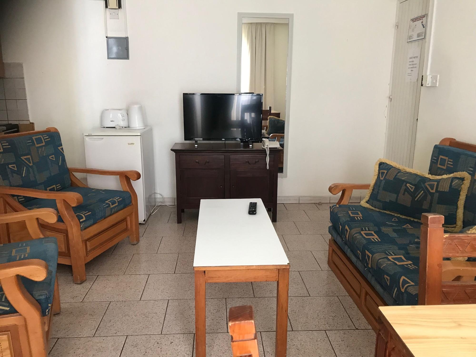 达芙妮酒店式公寓 Paphos 外观 照片