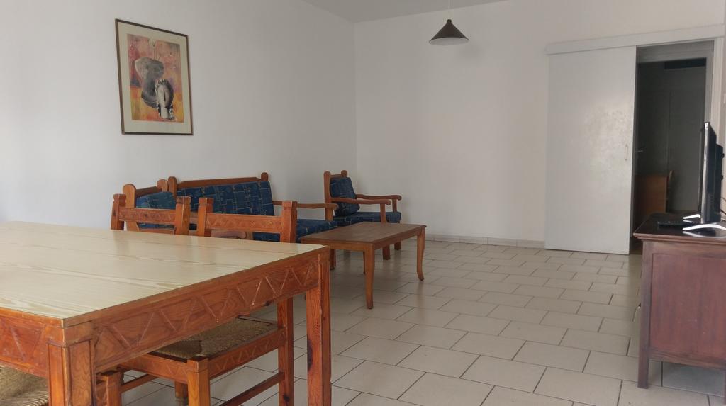 达芙妮酒店式公寓 Paphos 外观 照片