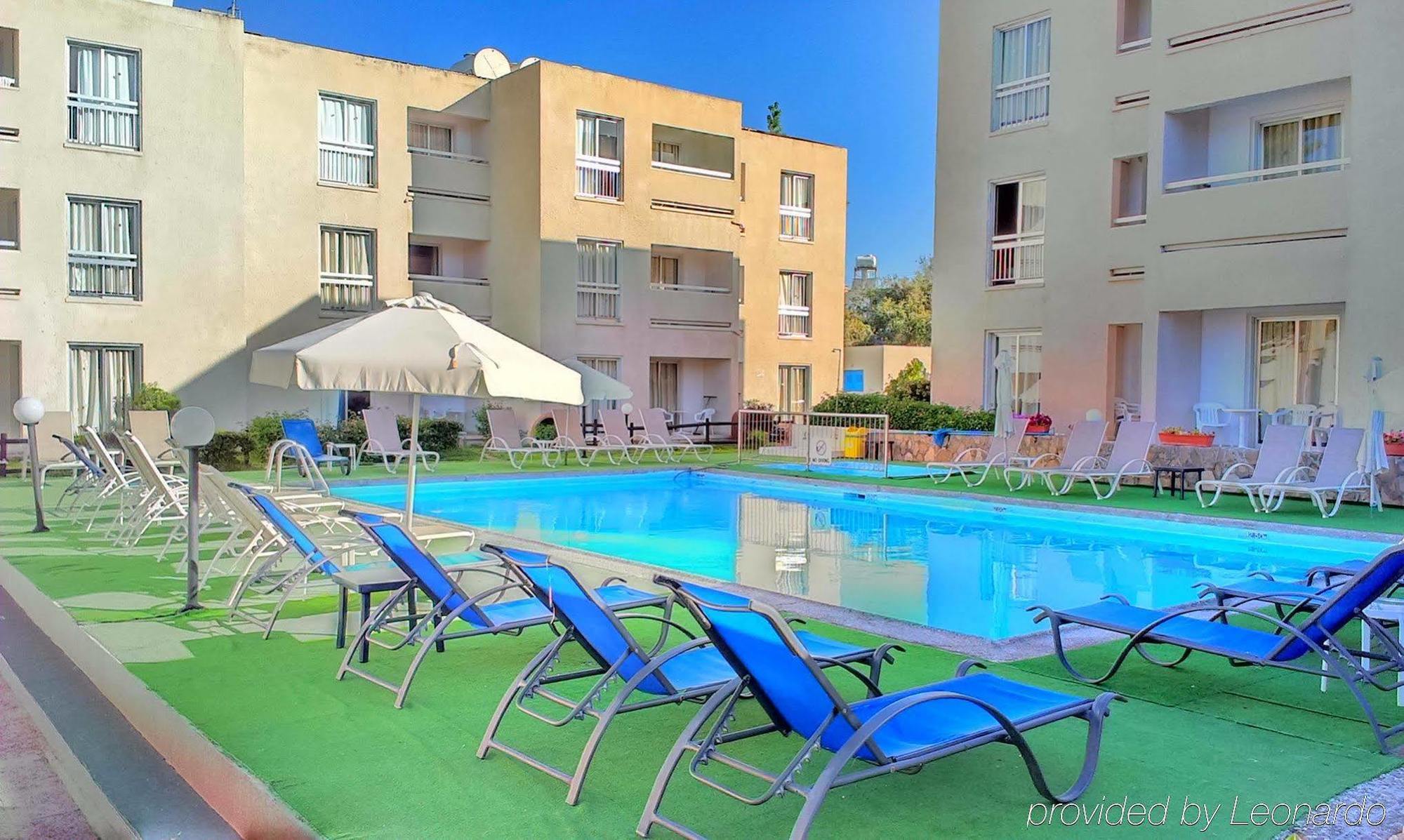 达芙妮酒店式公寓 Paphos 外观 照片