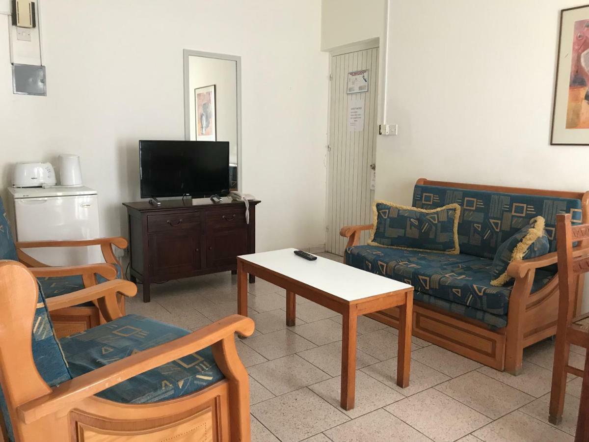 达芙妮酒店式公寓 Paphos 外观 照片