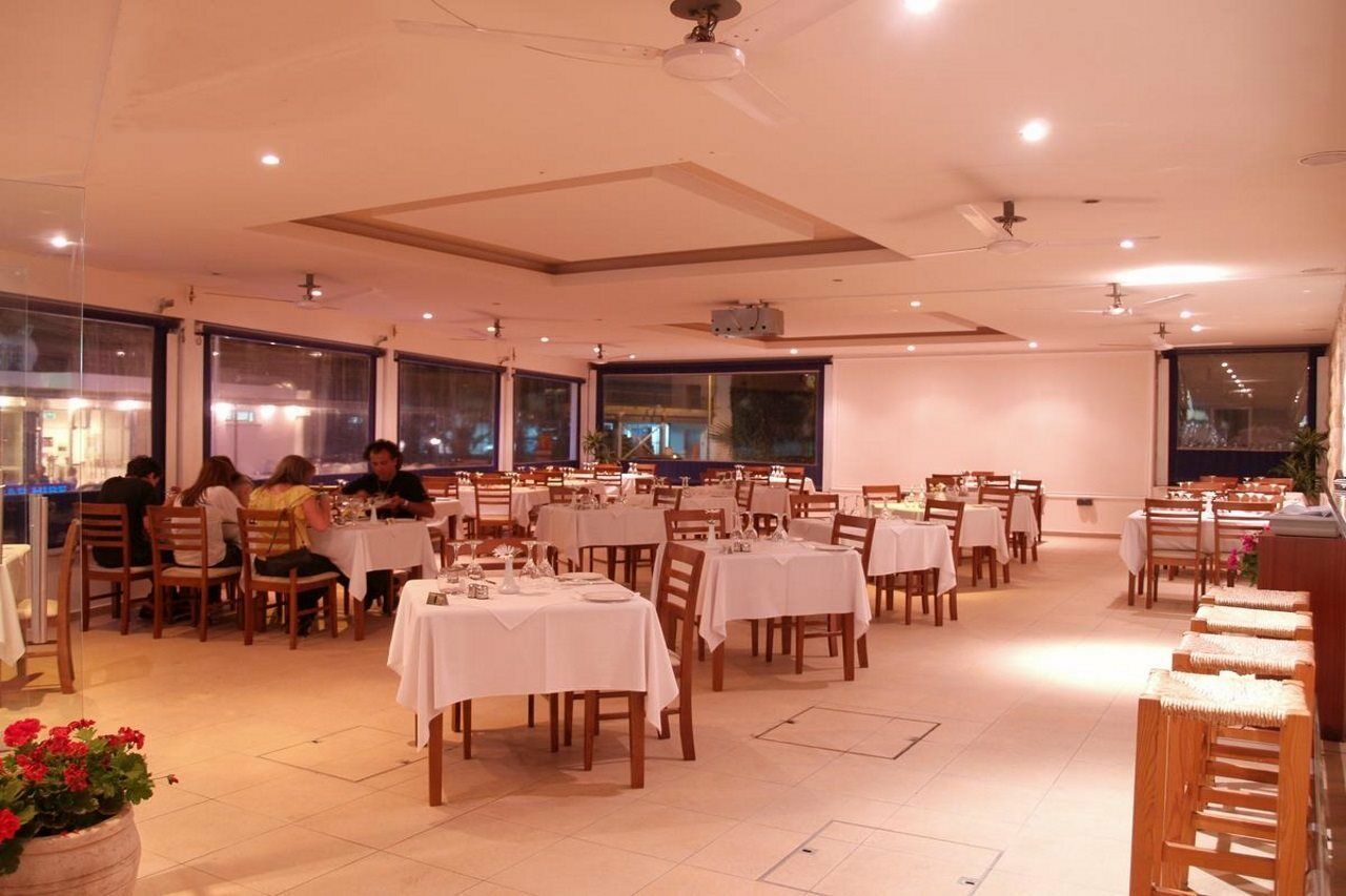达芙妮酒店式公寓 Paphos 外观 照片